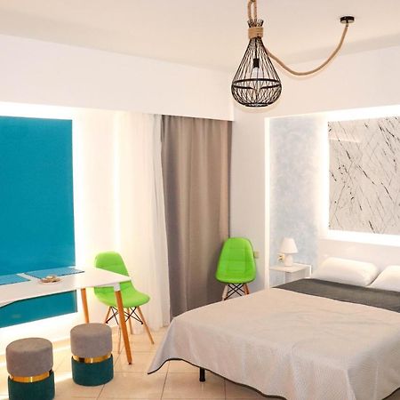 The Sky Yard Eclectic Studios Rhodes City ภายนอก รูปภาพ
