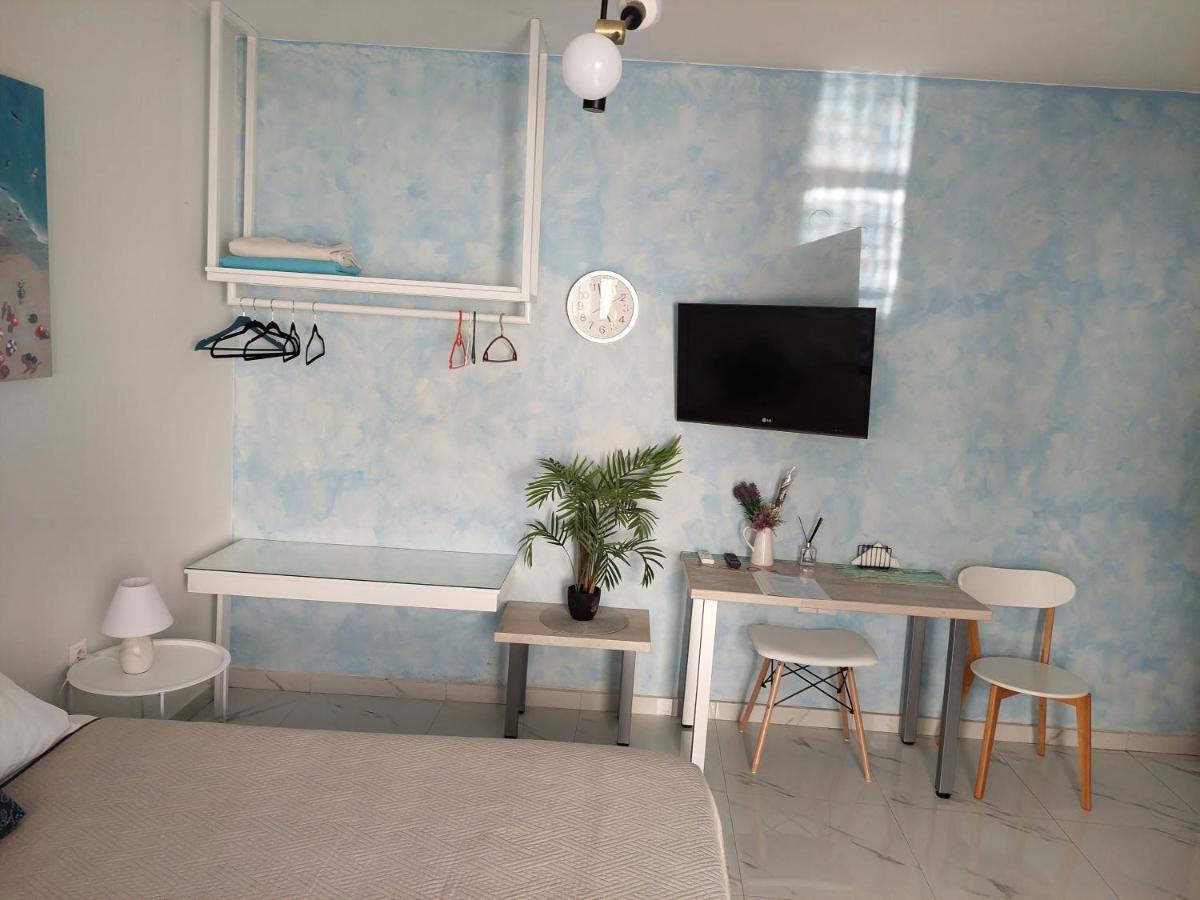 The Sky Yard Eclectic Studios Rhodes City ภายนอก รูปภาพ
